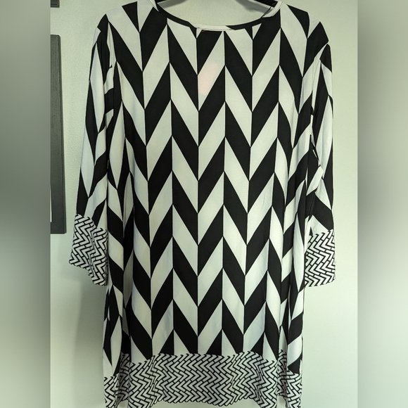 Anthony Richards Stripes Embellished Top - Picture 5 of 10